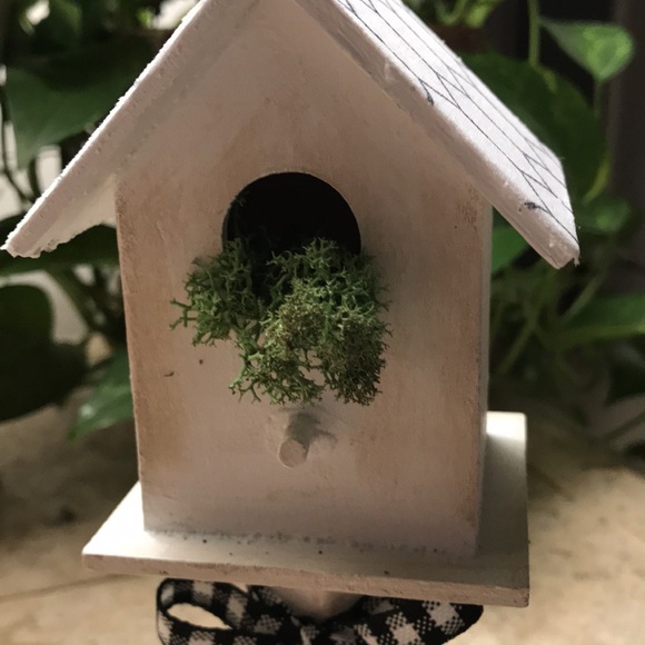 Farmhouse Birdhouse Hand Made - Picture 4 of 5